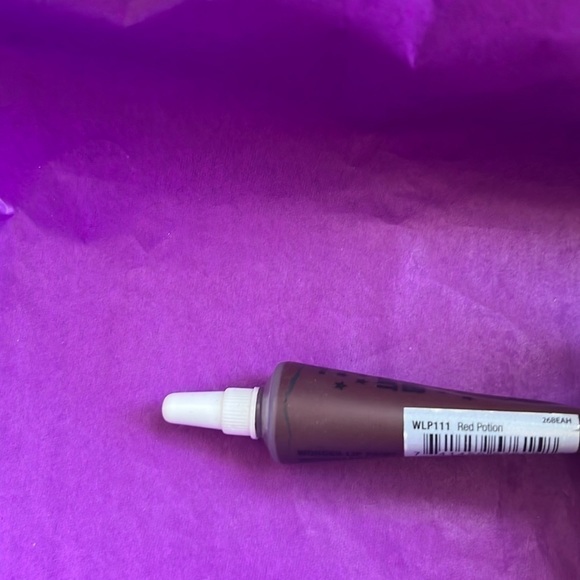 🌈Bundle Sale-Add 4 items for $5 each!🌟 Wonder Lip Paint - Picture 3 of 4